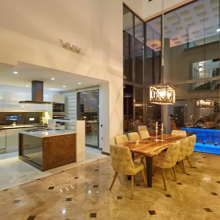 Mediterranean 5bedr Jacuzzi/gym Villa Kalkan