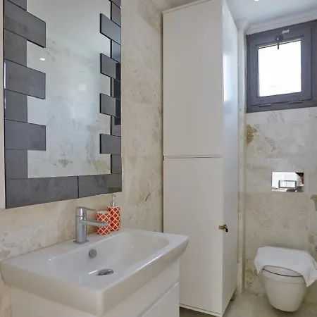 Mediterranean 5bedr Jacuzzi/gym *