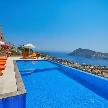 Mediterranean 5bedr Jacuzzi/gym