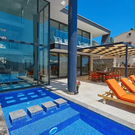 Mediterranean 5bedr Jacuzzi/gym *